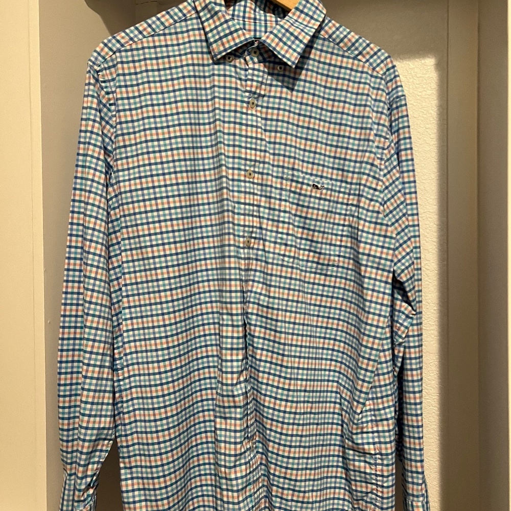 Vineyard vines size XL Classic fit tucker shirt.